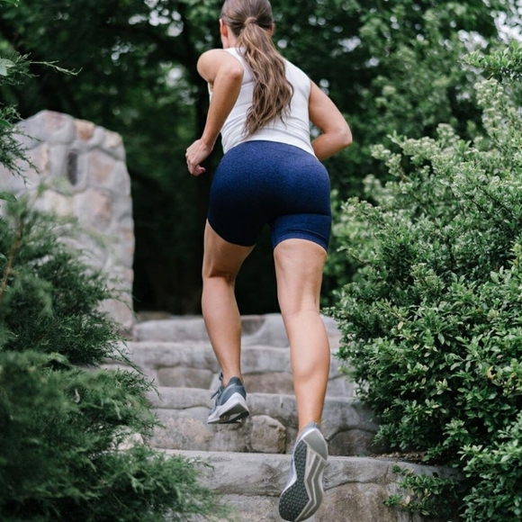 Zyia Dark Navy Seamless Hustle Shorts XL - Picture 2 of 9